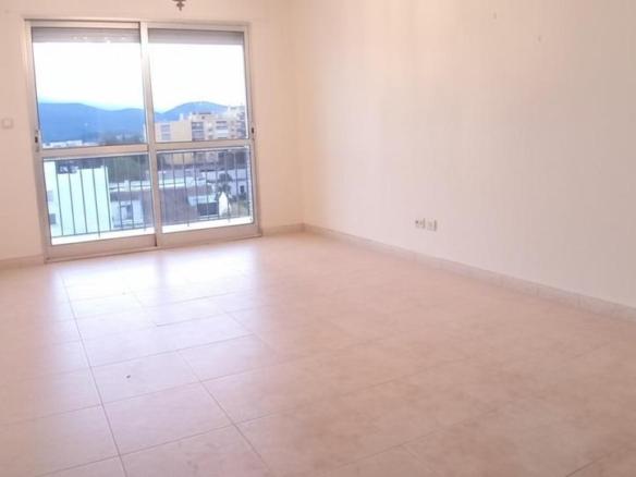 Apartment for sale on Calle Salamanca, Bajadilla – Fuente Nueva
