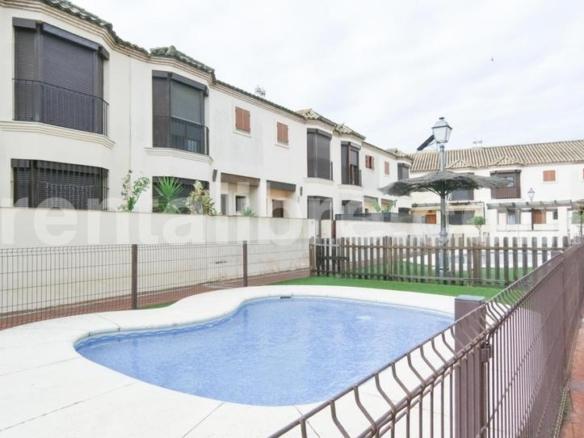 Townhouse for sale in Parque Atlántico – Ronda Este