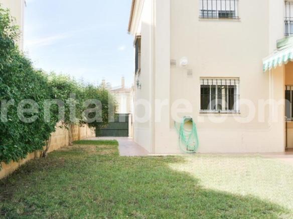 Townhouse for sale in V Centenario – Piletas – Capuchinos