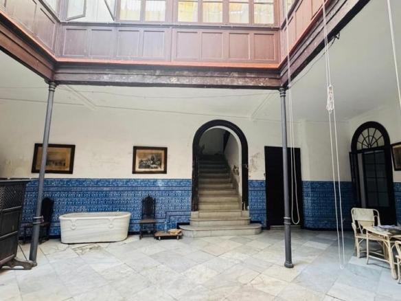 House or villa for sale in the city center