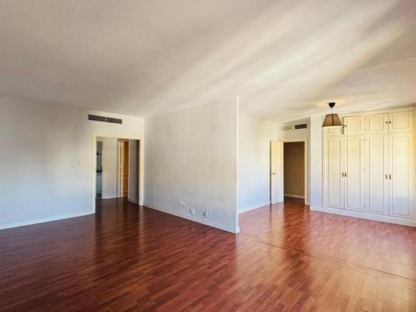 Apartment for sale in the city center