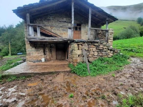 Rustic property for sale in Vega de Pas