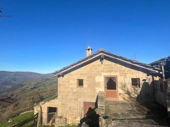 House or villa for sale in Luena