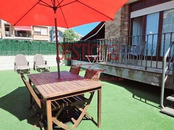 Ground floor apartment for sale in Ris
