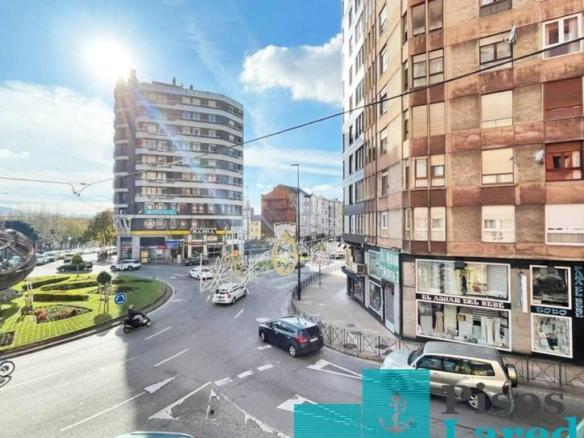 Apartment for sale in Cuatro Caminos