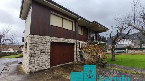 House or villa for sale on Calle Mies, Ampuero