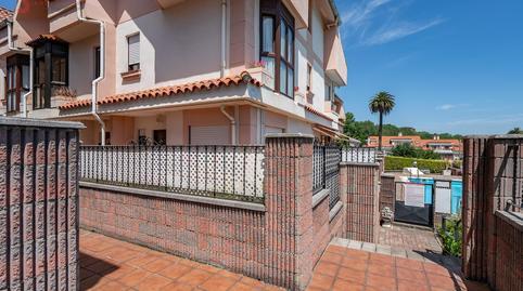 Townhouse for sale on Avenida Campogiro, Alisal – San Román
