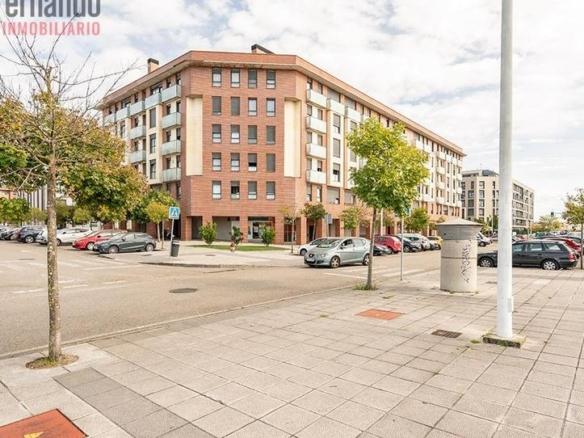 Apartment for sale on Calle Eduardo Torralba Beci, Peñacastillo – Nueva Montaña