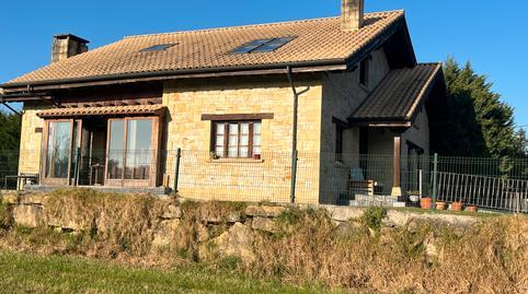 House or villa for sale on Avenida la Constitución, Suances