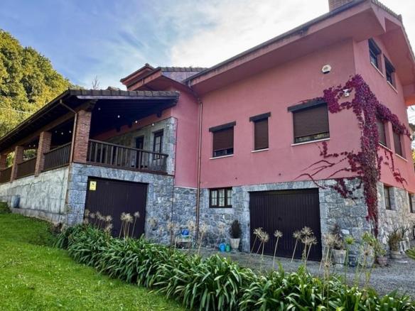 House or villa for sale in Miera – Bº Linto Nº 13, 42, Miera