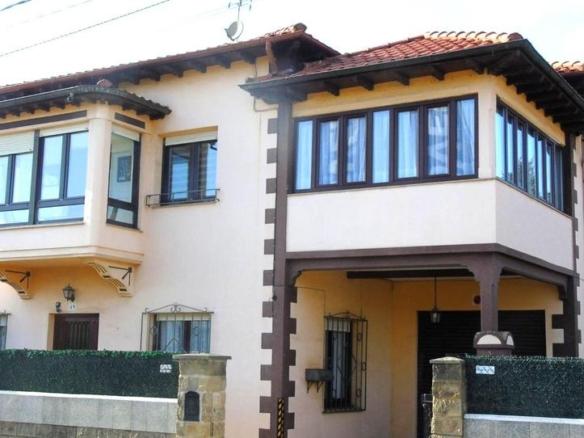 Townhouse for sale in Revilla