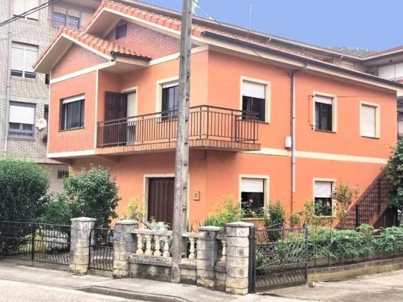 House or villa for sale in Santa María de Cayón