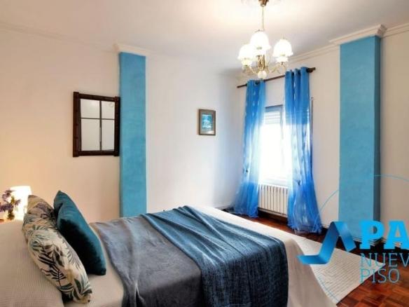 Apartment for sale on Casimiro Sainz Street, Barreda Real Estate