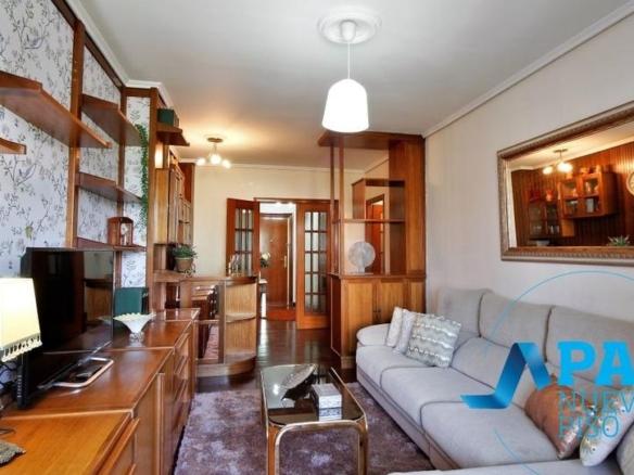 Apartment for sale on Gerardo Diego Street, Alisal – San Román