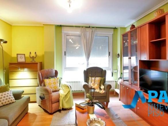 Apartment for sale on Calle Carlos III, Castilla – Hermida