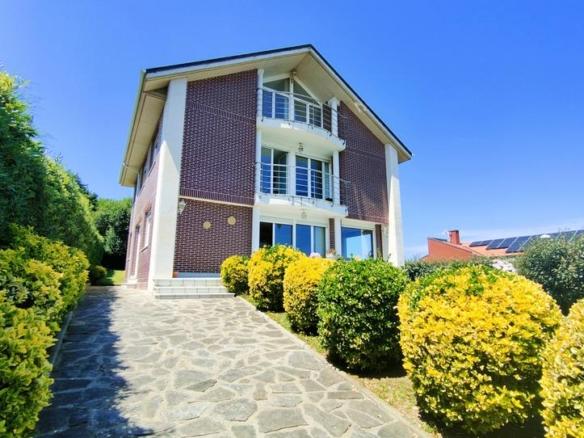 House or villa for sale in Liencres – Las Cerreas neighborhood, Cerrias Beach, Liencres
