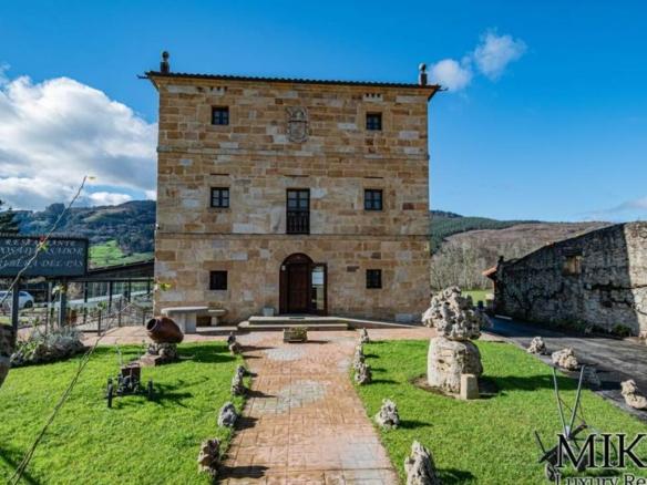 House or villa for sale in La Iglesia, 12, Santiurde de Toranzo