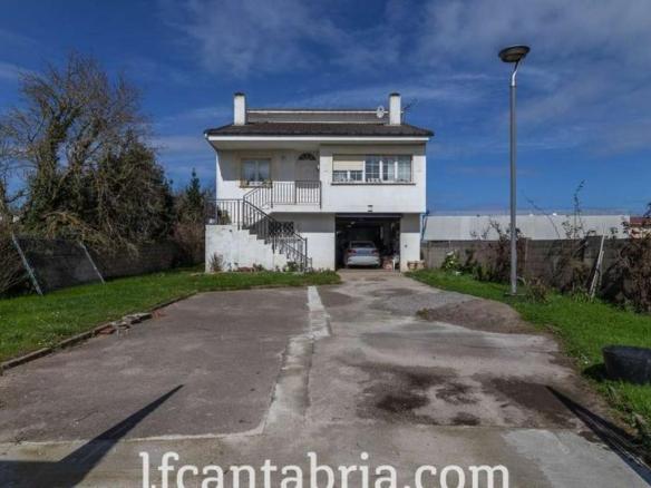 House or villa for sale on Avenida José María de Pereda, Bezana – Prezanes