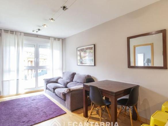 Duplex for sale on Villabáñez Street, Castañeda