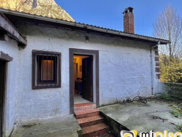House or villa for sale in Ramales de la Victoria