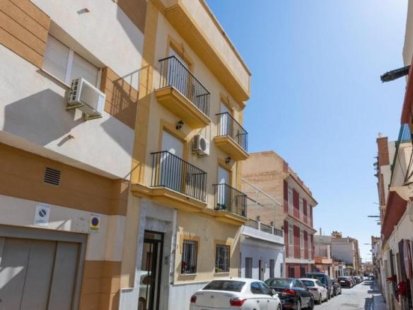 Apartment for sale on Calle San Isidro-motril, 42, Motril city