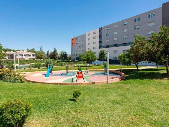 Apartment for sale on Calle Jarnique, Carretera de Granada – La Alcazaba