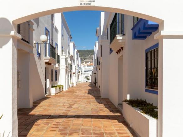 Penthouse for sale in Cometa Halley, Calahonda – Carchuna