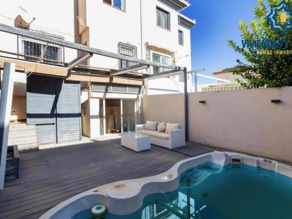 Townhouse for sale on Avenida Vega (be), 251, Belicena