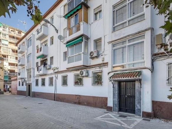 Apartment for sale in the Zaidín neighborhood