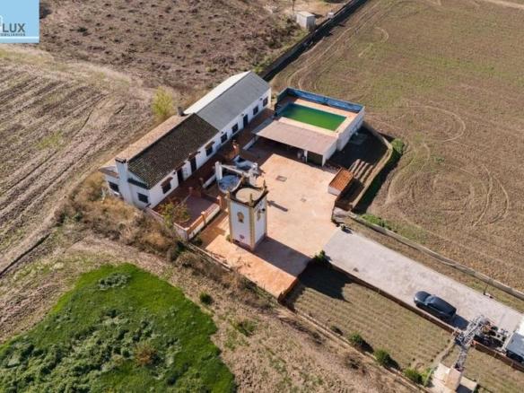 Rustic property for sale in Ctr Santafe S/n, Rosaleda – Juventud