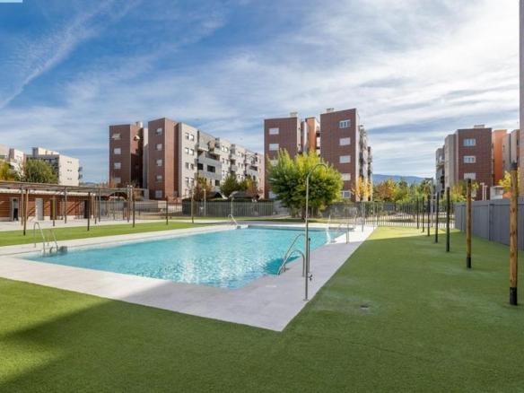 Apartment for sale on Avenida de Circunvalación, Carretera de Granada – La Alcazaba