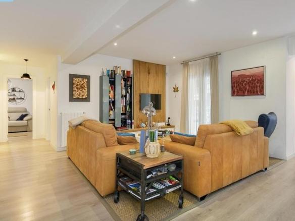 Apartment for sale on Calle Cl Martinez Campos 22 Es:1 Pl:01 Pt:iz Km 18, 22, Centro – Sagrario