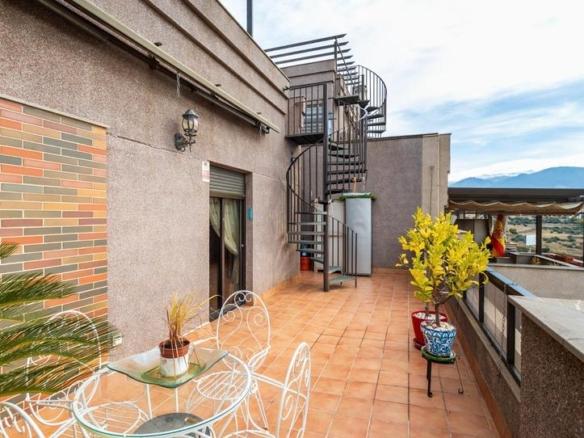 Duplex for sale at Calle Cerro de Los Machos, 12, Camino de los Neveros – Serrallo