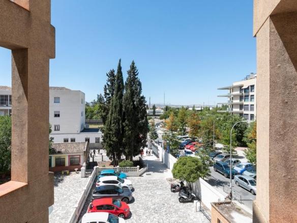 Building for sale at Calle Profesor Luis Molina Gómez, 26, Camino de Ronda