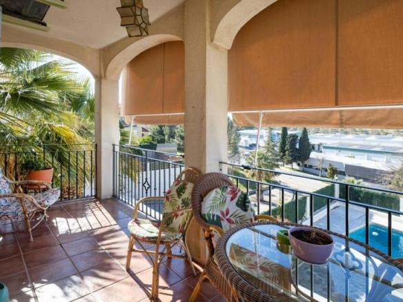 House or villa for sale in residential areas