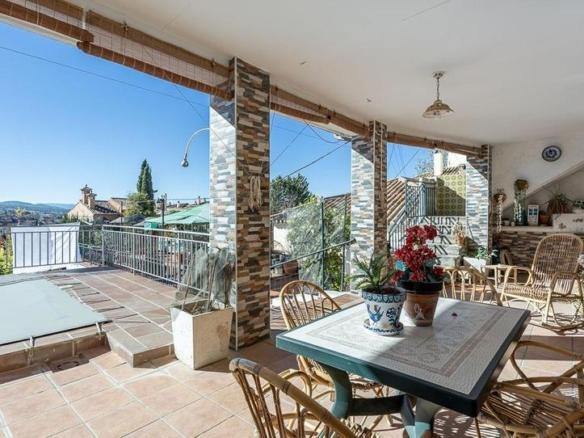 Townhouse for sale in Barrio de la Vega