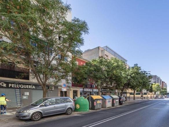 Apartment for sale in the Zaidín neighborhood