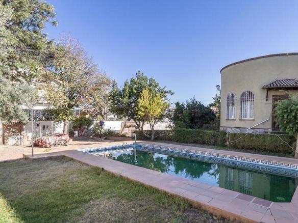 House or villa for sale in Residencial Triana – Barrio Alto