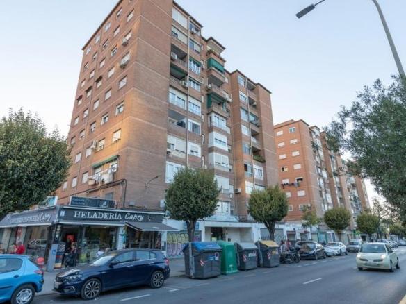 Apartment for sale on Avenida de Andalucía, 97, Angustias – Chana – Encina