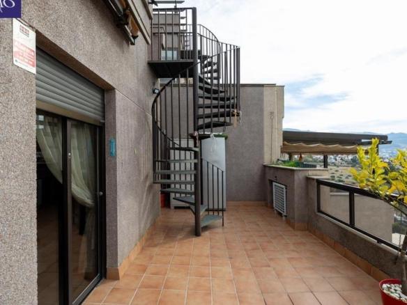 Penthouse for sale on Calle Cerro de Los Machos, 34, Camino de los Neveros – Serrallo