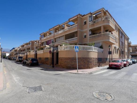 Apartment for sale in Residencial Triana – Barrio Alto