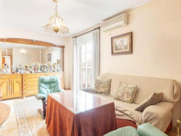 Apartment for sale on Calle de Granada, 12, Peligros