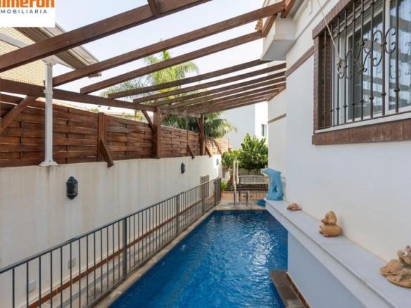 House or villa for sale on Calle Alonso de Contreras, Motril city