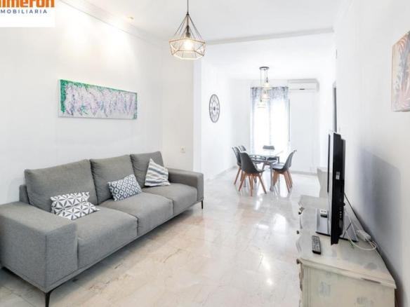 Apartment for sale on San Isidro Street, Fígares