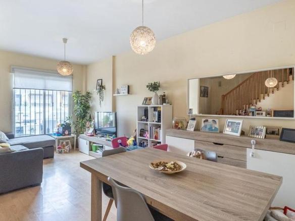 Townhouse for sale on Calle Perú, Historic Center