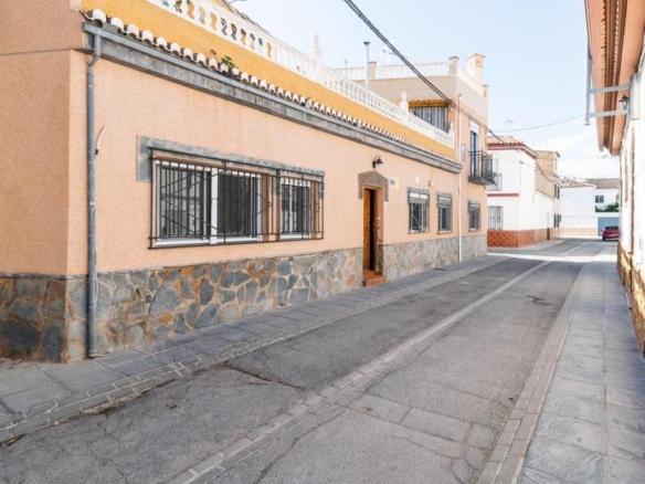 Townhouse for sale on Calle de Rosa, 1, Santa Fe