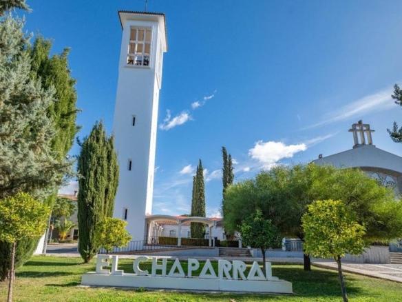 House or villa for sale on Calle Hortensia (Chaparral), Albolote