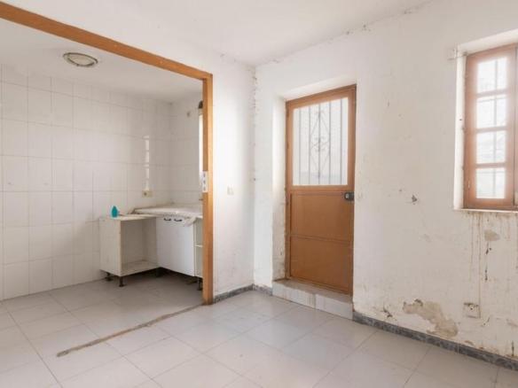 House or villa for sale in the Town Hall