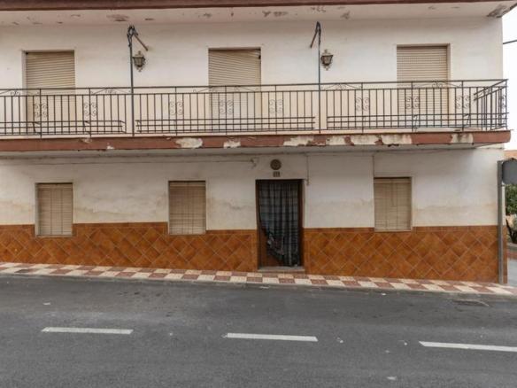 Townhouse for sale in La Zubia City