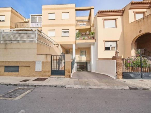Apartment for sale on Calle de Reyes Católicos, 10, Híjar